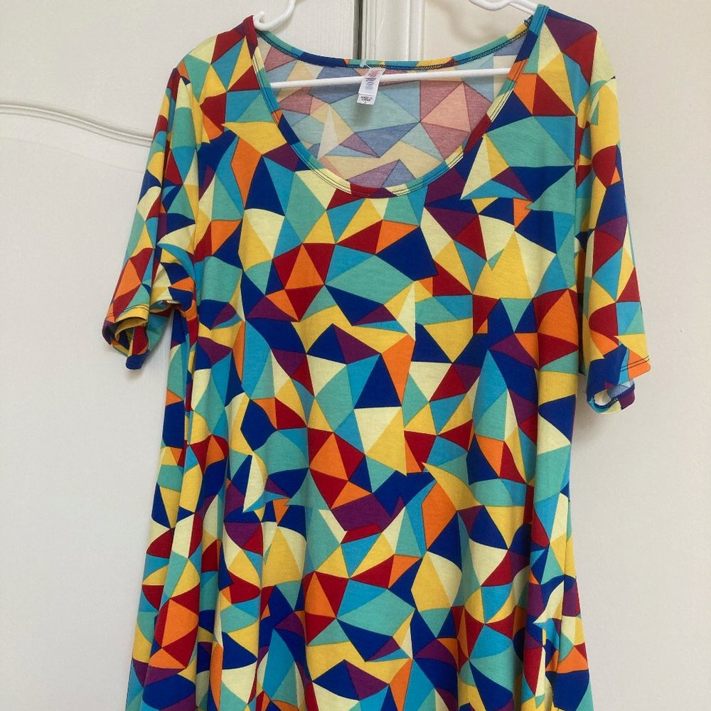 LuLaRoe Colorful Geometric Print Tunic Tee Size L